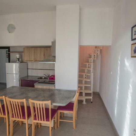 Apartmani Simic Starigrad Paklenica Bagian luar foto