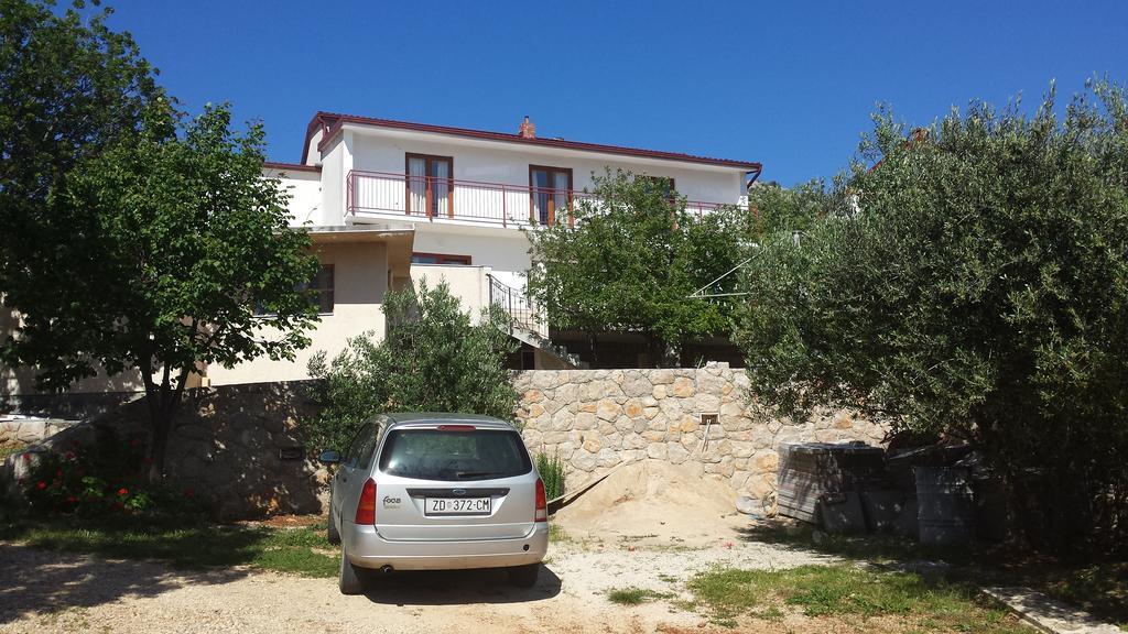 Apartmani Simic Starigrad Paklenica Bagian luar foto